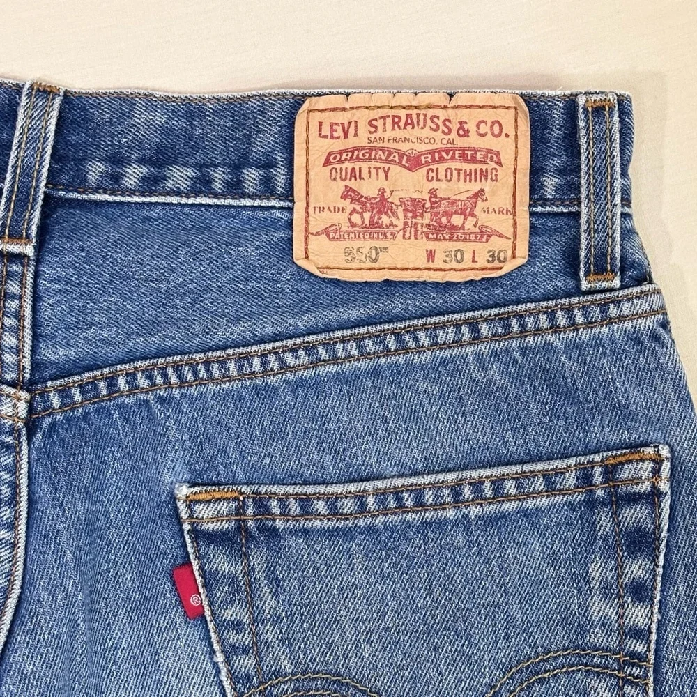 Levi’s 550 Relaxed Fit Jeans Light Wash Vintage Y2K Raw Hem W30 L30